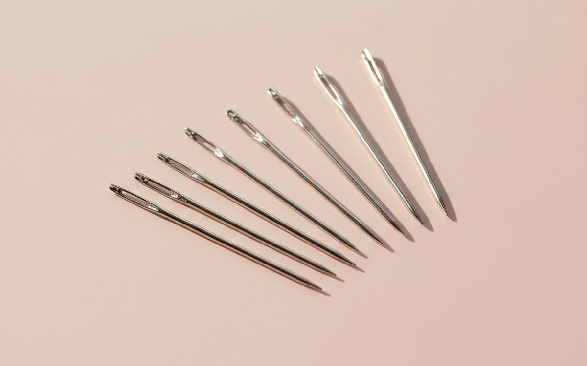A tapestry needle set