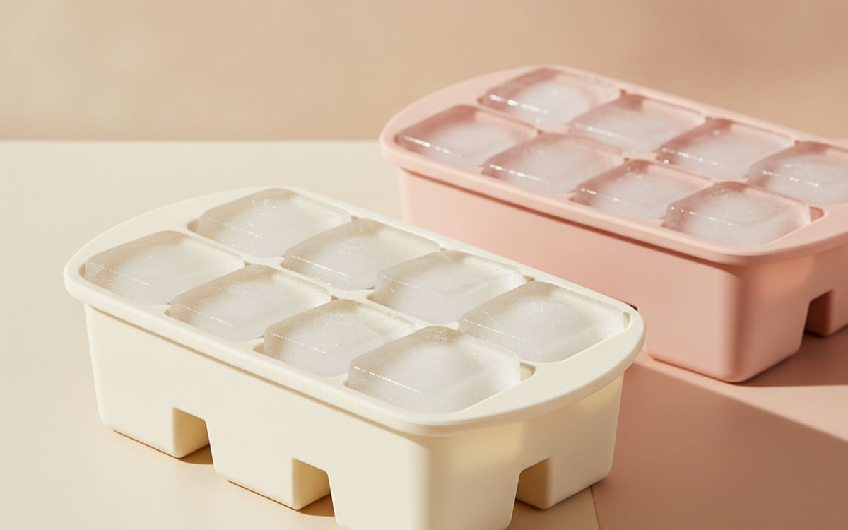 Large-cube silicone ice trays