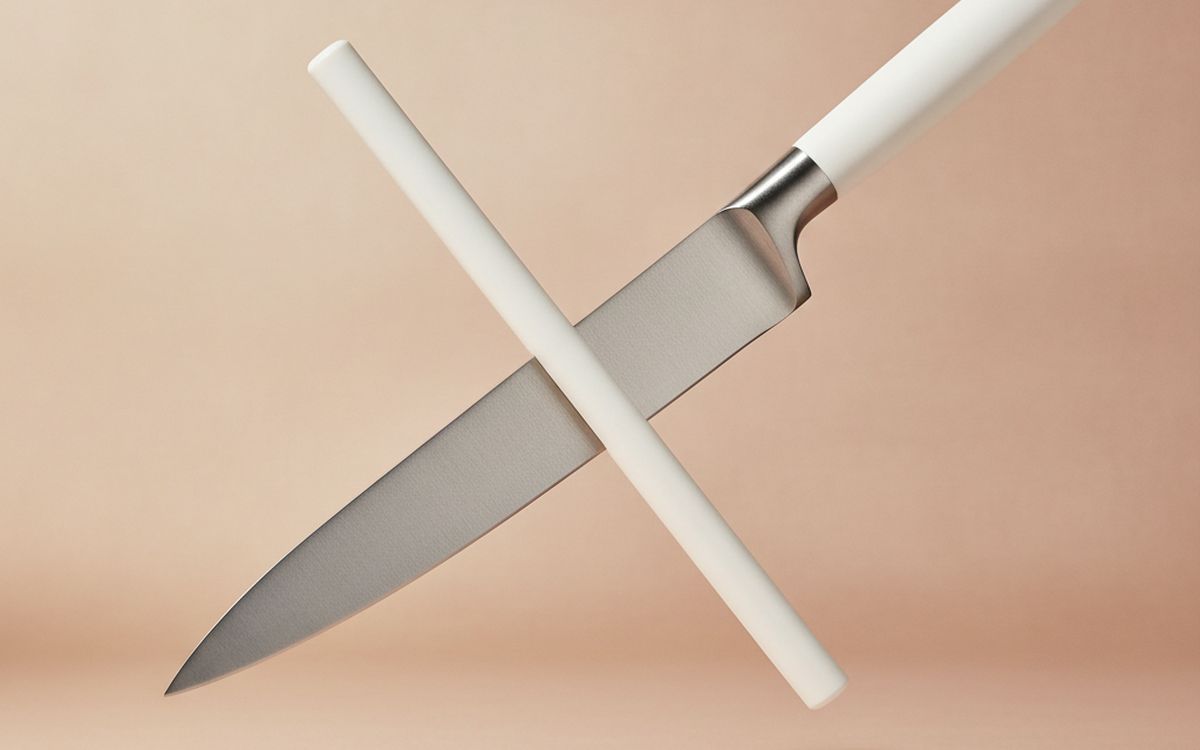 A ceramic honing rod